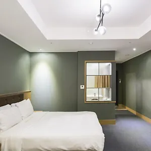 호텔 고려호텔 ****